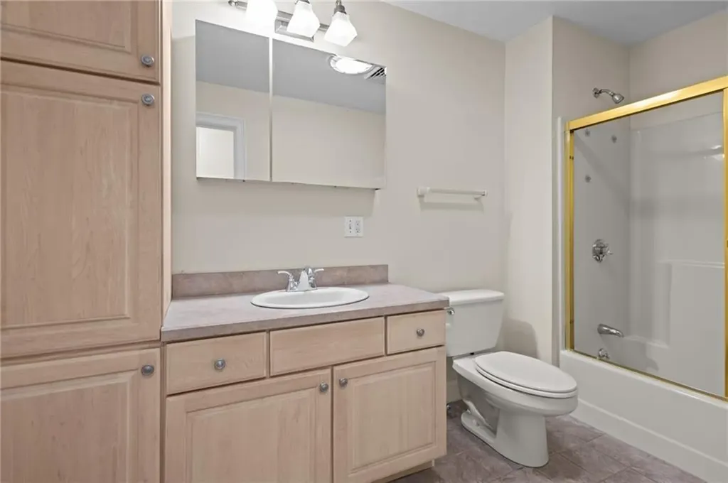 440 Captains Circle Fall River MA 02721