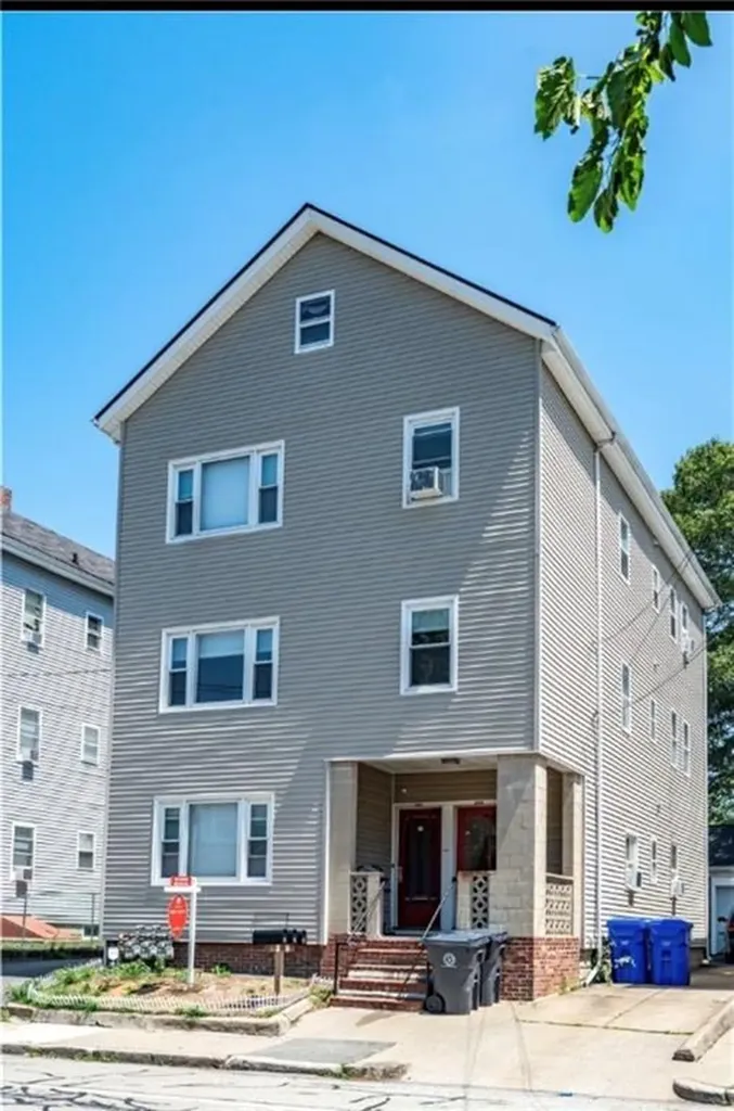 168 Waterman Avenue East Providence RI 02914