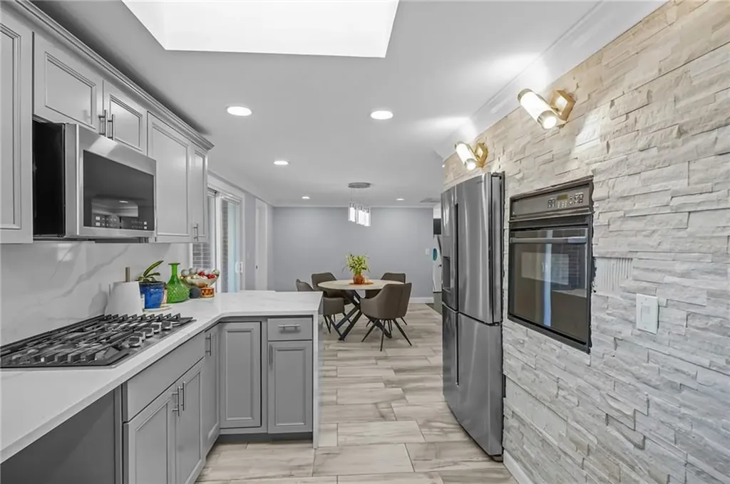 366 Woodbine Street Cranston RI 02910