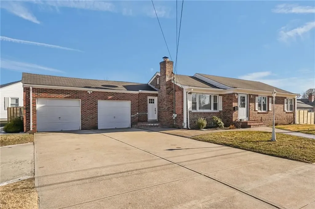 366 Woodbine Street Cranston RI 02910