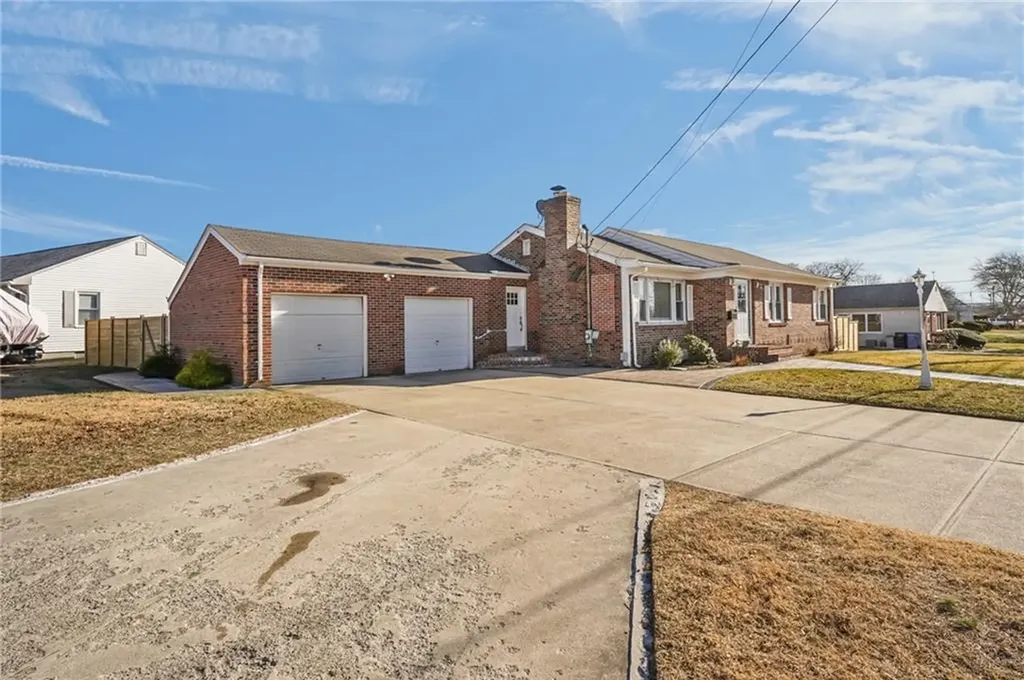 366 Woodbine Street Cranston RI 02910