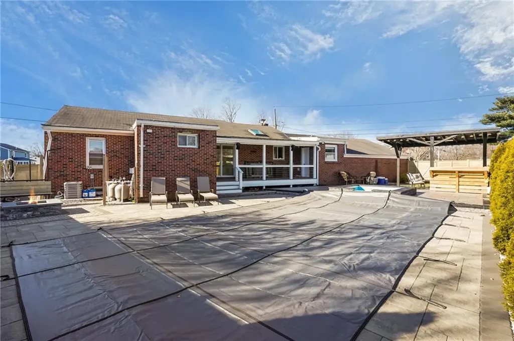 366 Woodbine Street Cranston RI 02910