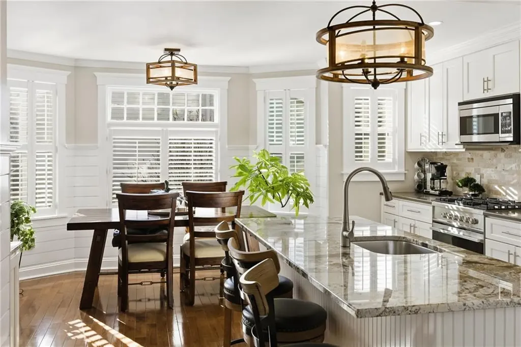 15 Vaughan Avenue Newport RI 02840