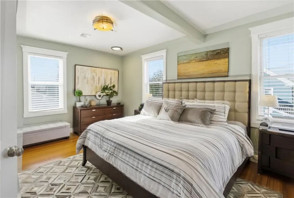 15 Vaughan Avenue Newport RI 02840