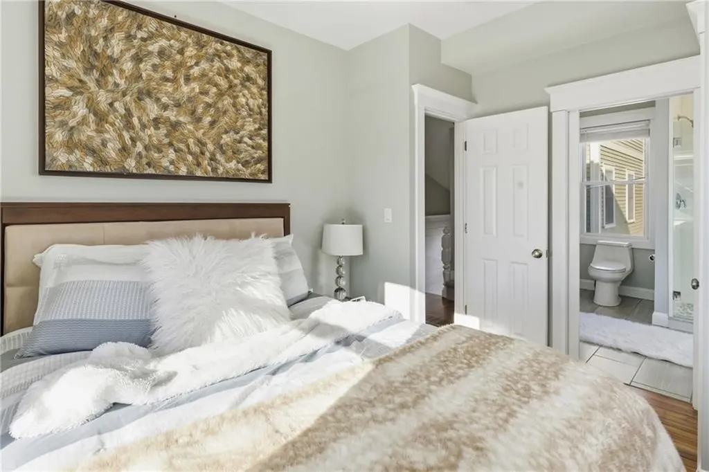 15 Vaughan Avenue Newport RI 02840