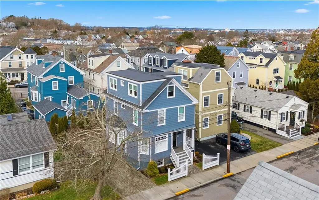 15 Vaughan Avenue Newport RI 02840