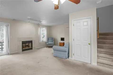 1603 Plainfield Pike Johnston RI 02919