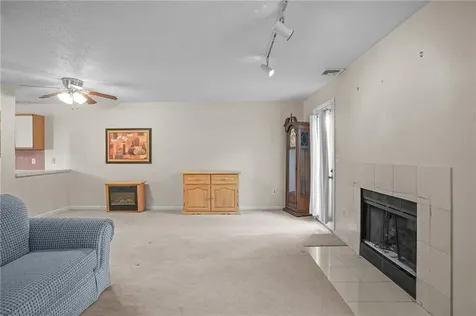 1603 Plainfield Pike Johnston RI 02919