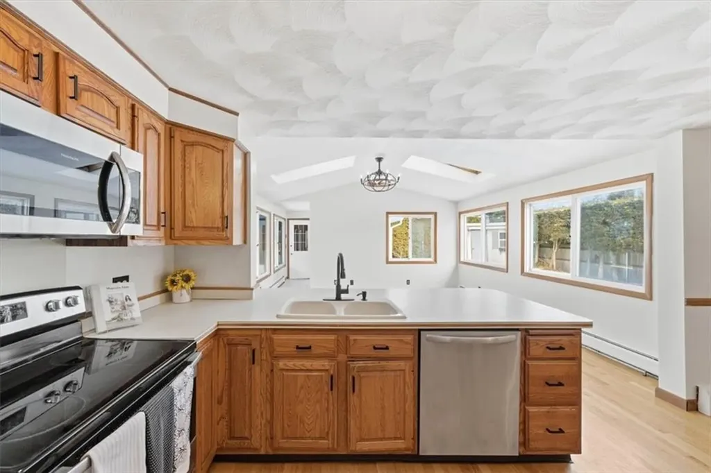 8 Meadow Lane Coventry RI 02816