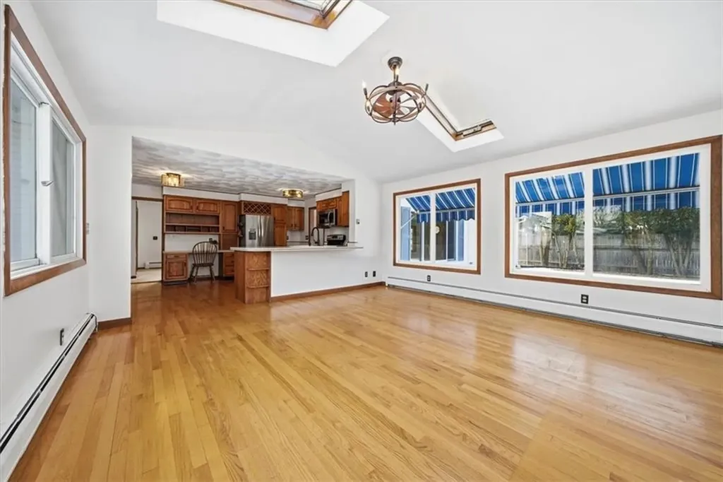 8 Meadow Lane Coventry RI 02816