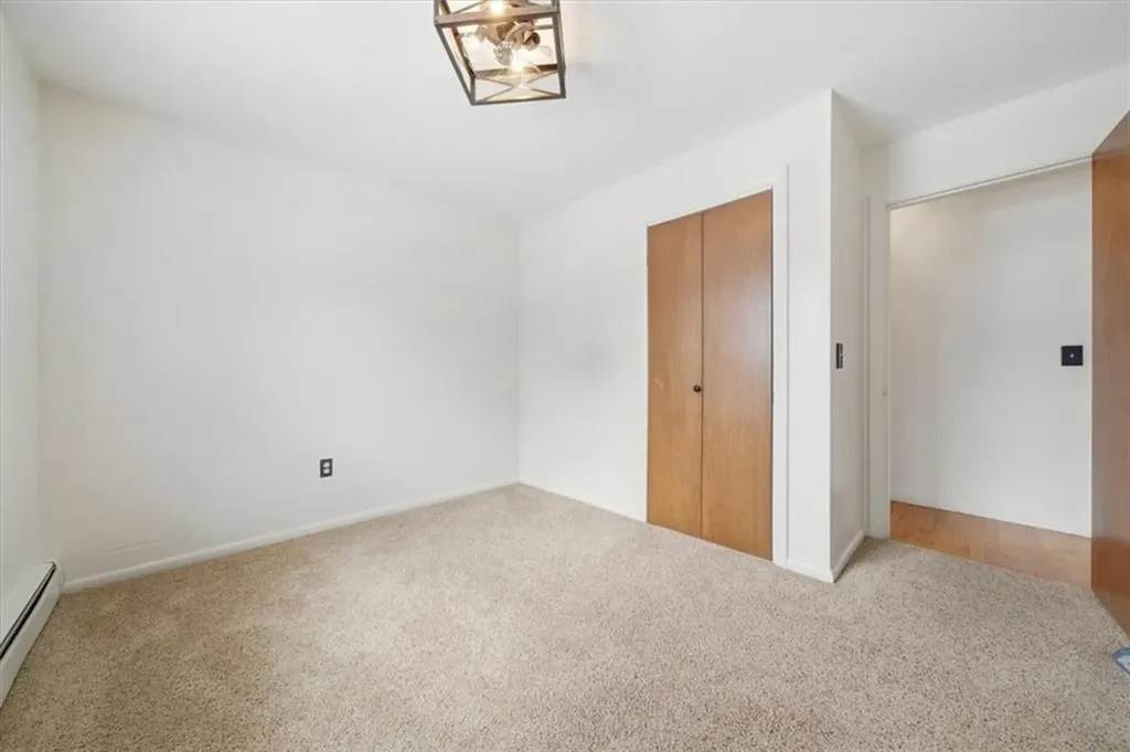 8 Meadow Lane Coventry RI 02816