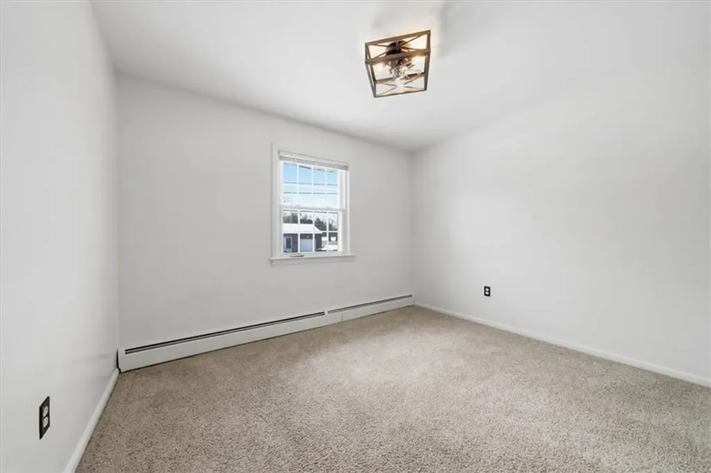 8 Meadow Lane Coventry RI 02816