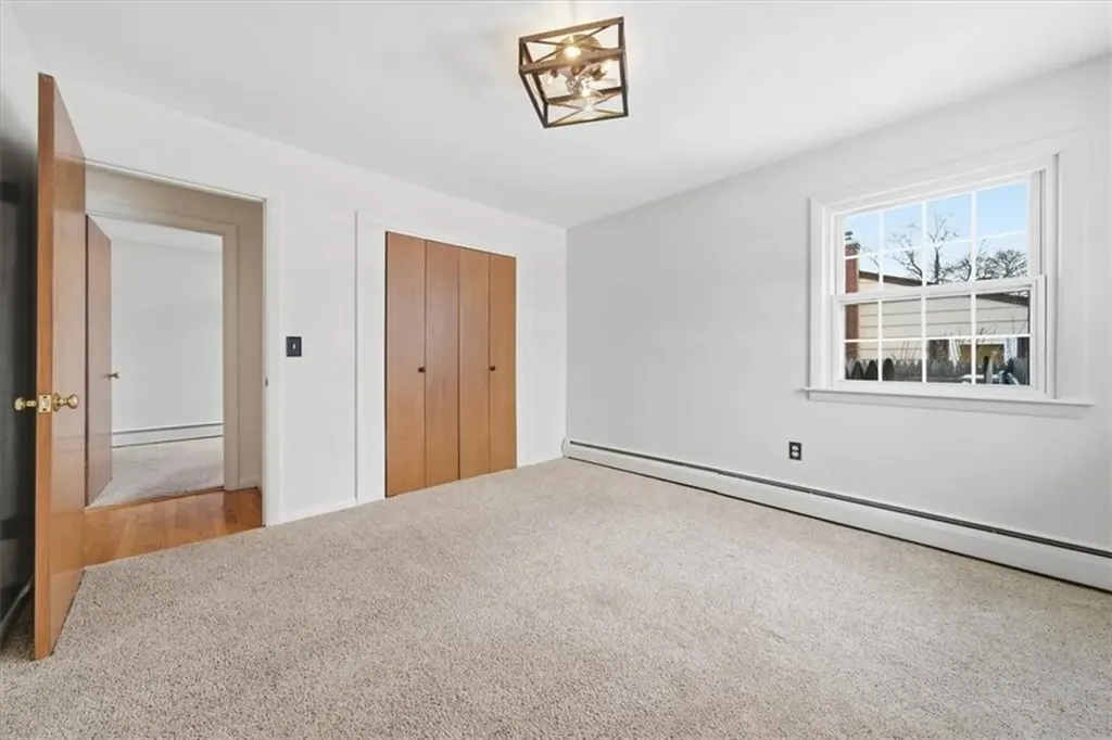 8 Meadow Lane Coventry RI 02816