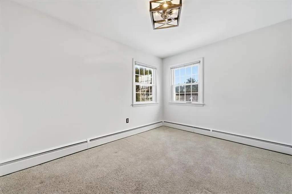 8 Meadow Lane Coventry RI 02816