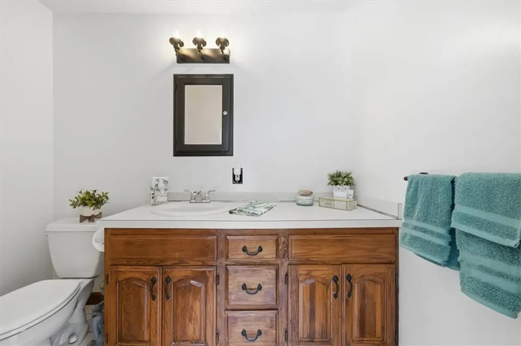 8 Meadow Lane Coventry RI 02816