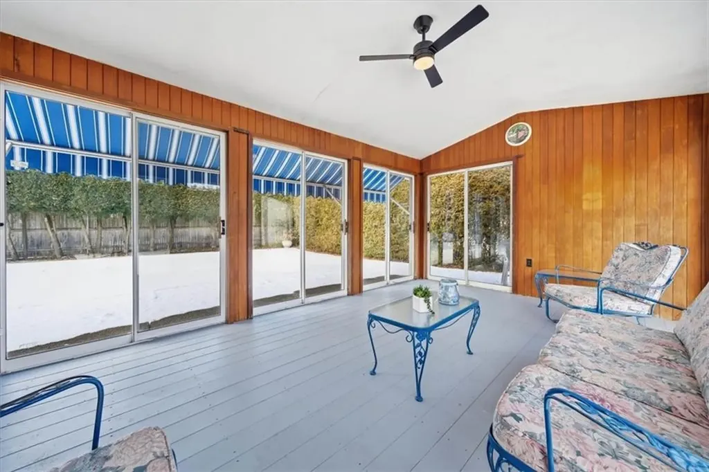 8 Meadow Lane Coventry RI 02816