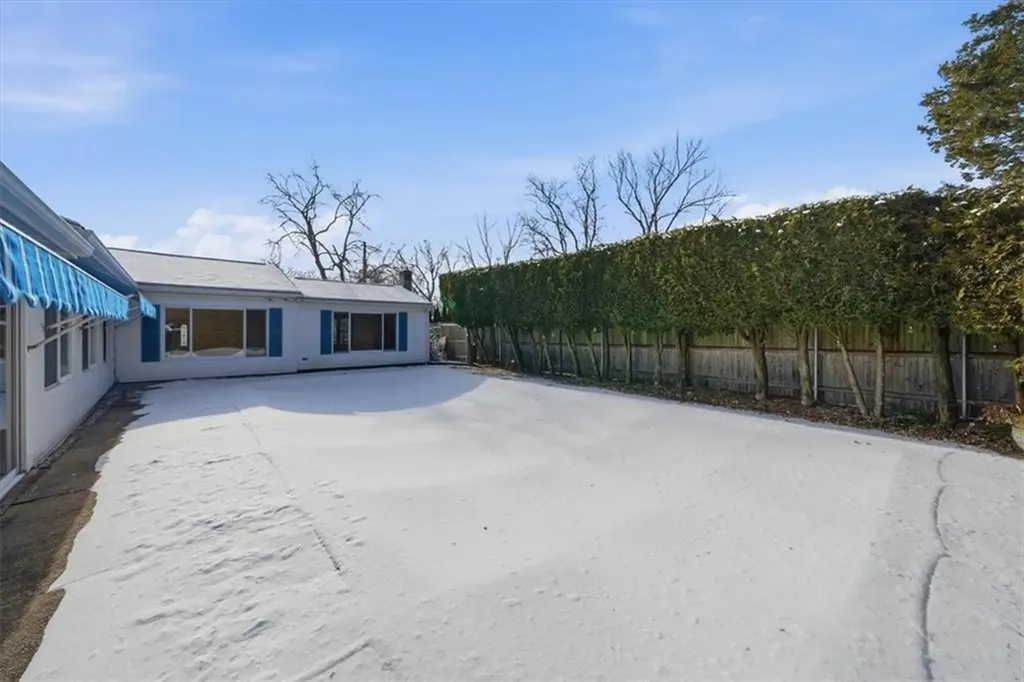 8 Meadow Lane Coventry RI 02816