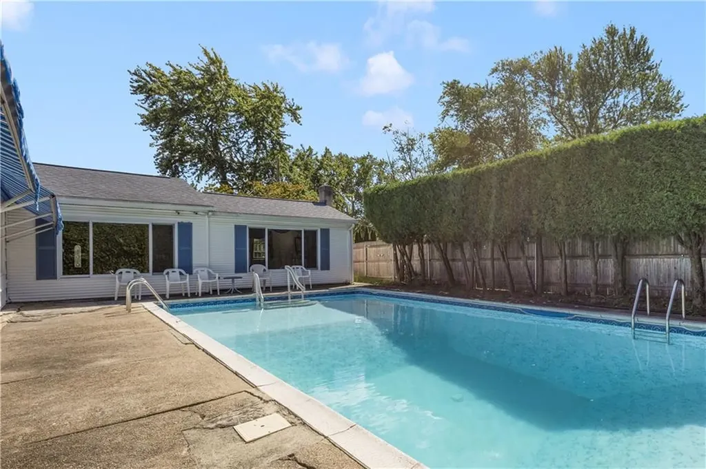 8 Meadow Lane Coventry RI 02816