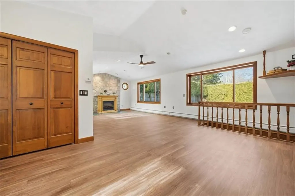 8 Meadow Lane Coventry RI 02816