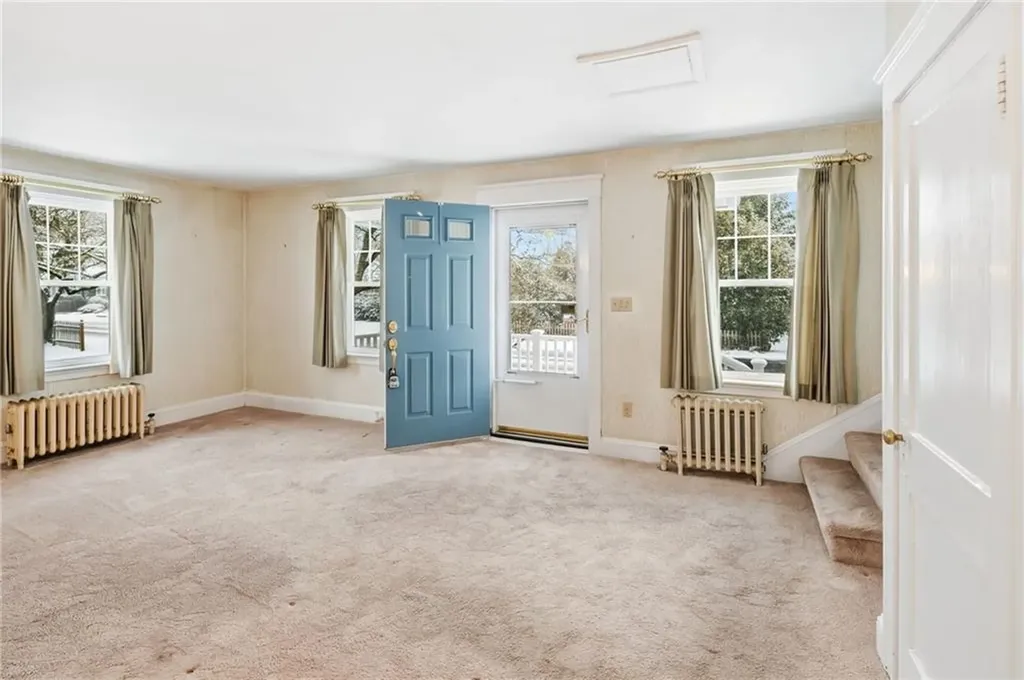 124 Ferris Avenue East Providence RI 02916