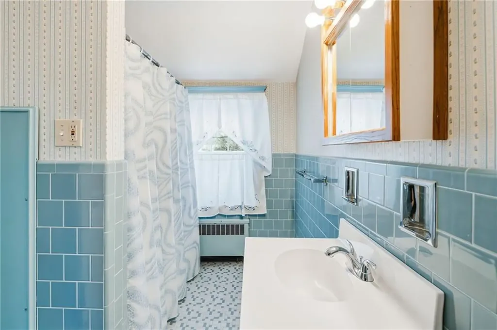 124 Ferris Avenue East Providence RI 02916