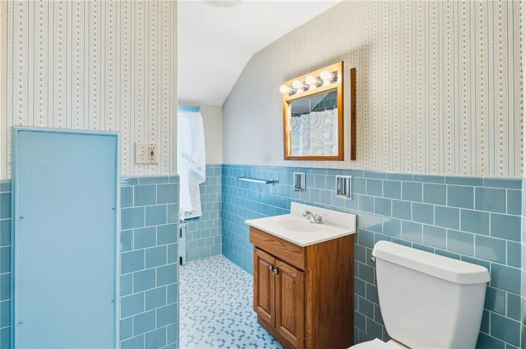 124 Ferris Avenue East Providence RI 02916