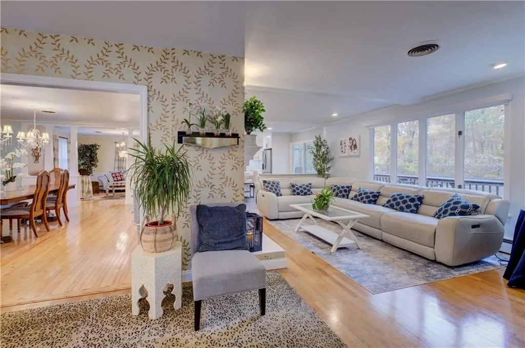 181 Heritage Drive Warwick RI 02818