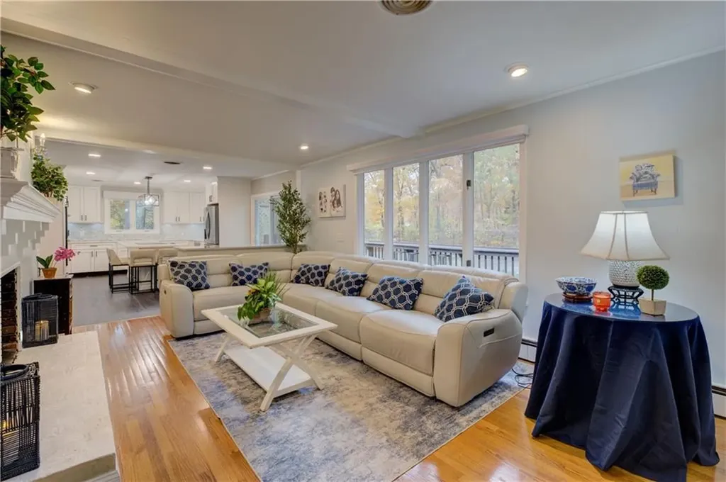 181 Heritage Drive Warwick RI 02818