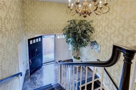 181 Heritage Drive Warwick RI 02818