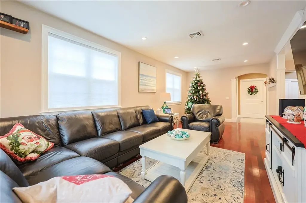 25 Chestnut Street Cumberland RI 02864