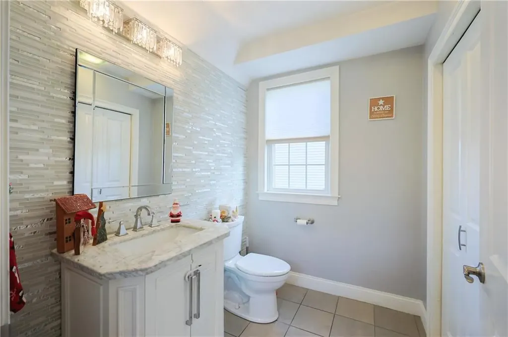 25 Chestnut Street Cumberland RI 02864