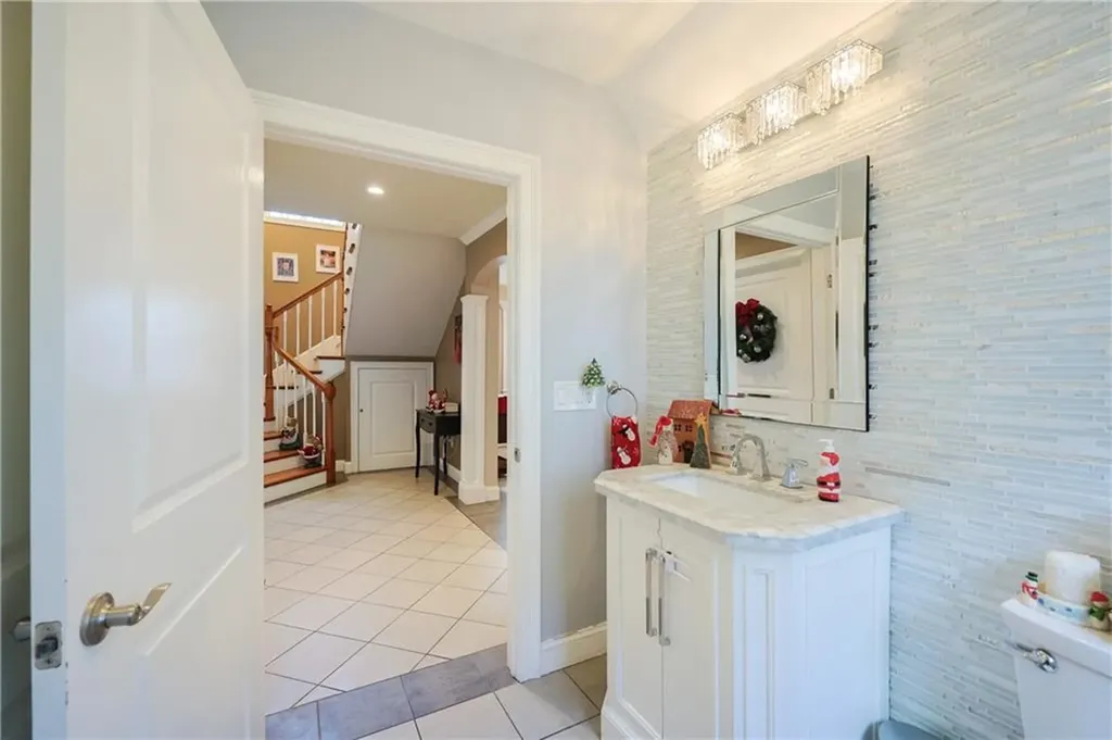 25 Chestnut Street Cumberland RI 02864