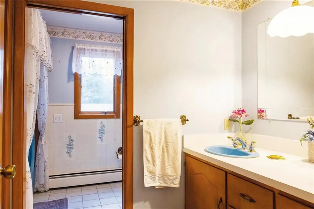 22 Grove Avenue North Providence RI 02911