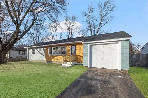 26 Ledge Drive West Warwick RI 02893