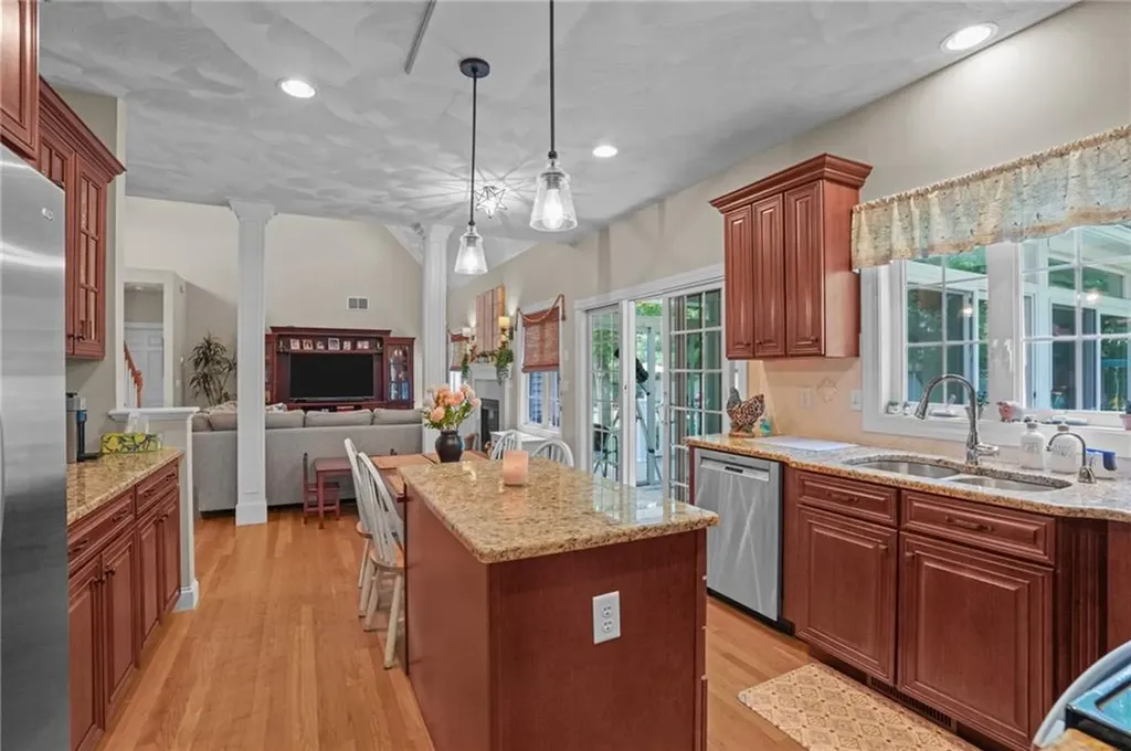 108 Moswansicut Lake Drive Scituate RI 02857