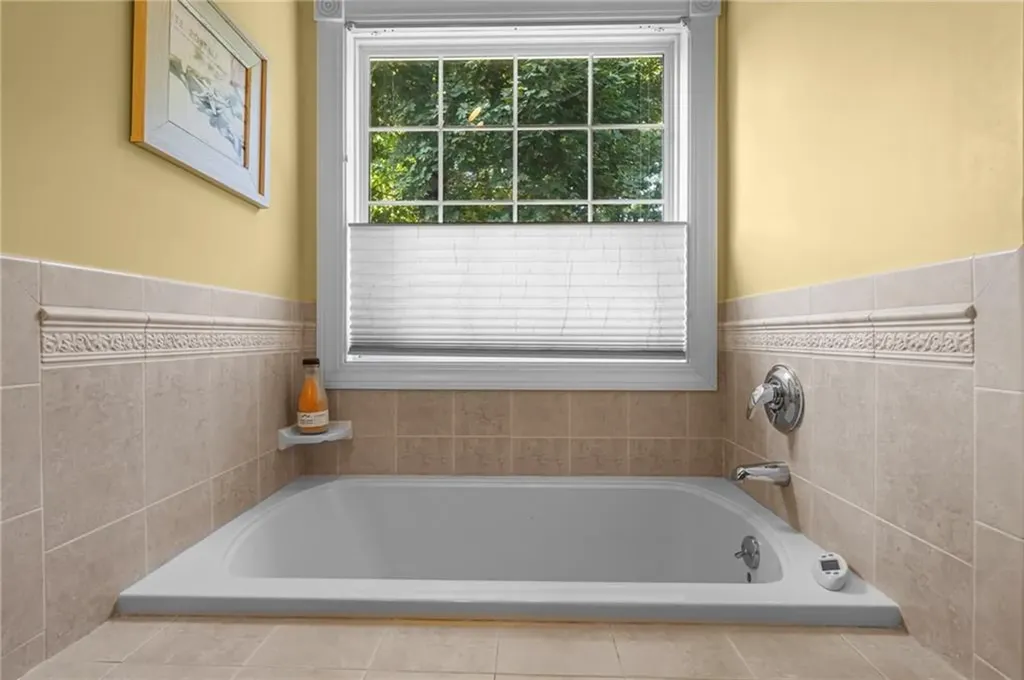 108 Moswansicut Lake Drive Scituate RI 02857