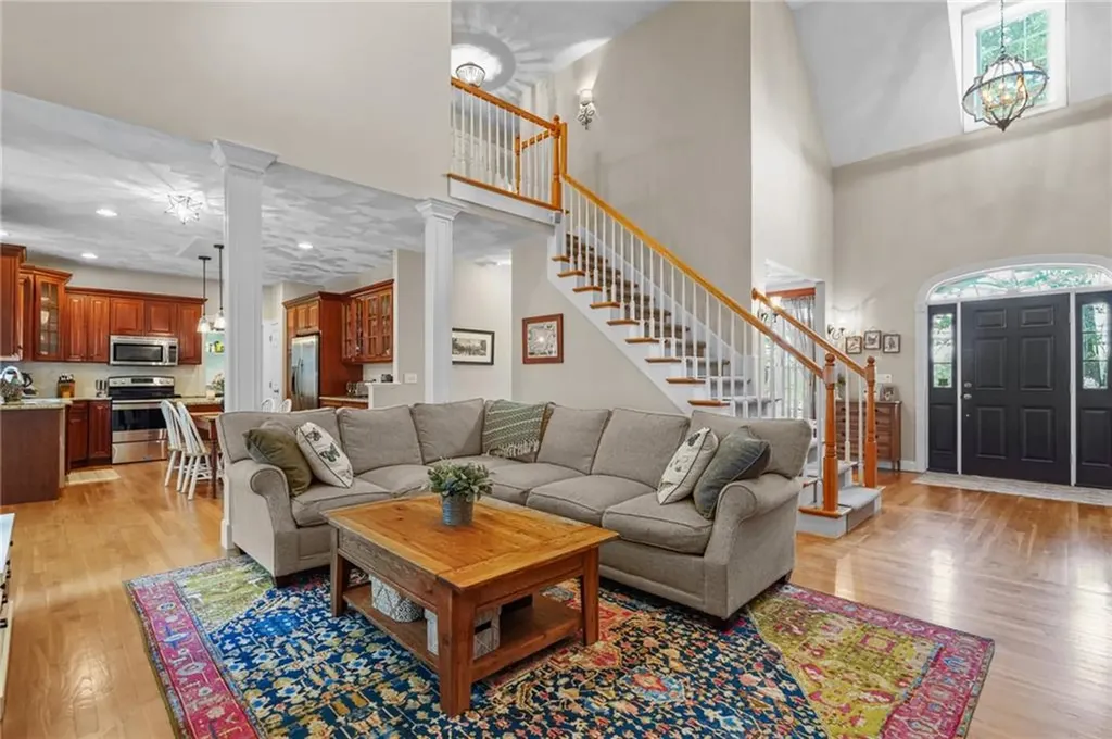 108 Moswansicut Lake Drive Scituate RI 02857