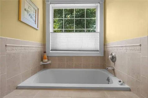 108 Moswansicut Lake Drive Scituate RI 02857