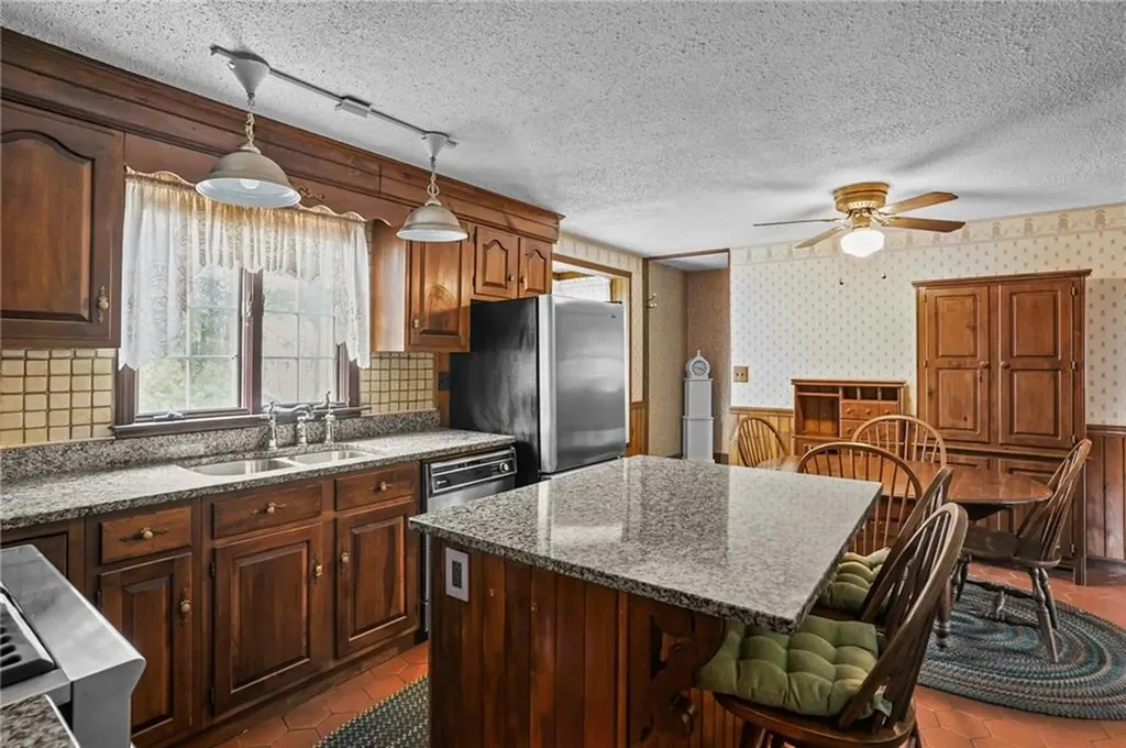 118 Hopkins Avenue Johnston RI 02919