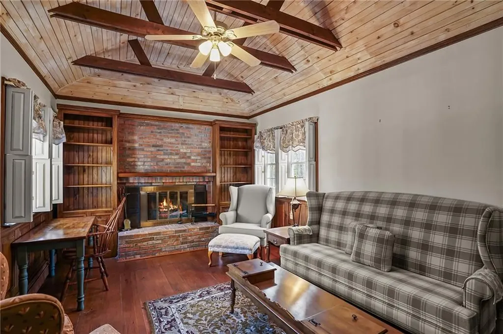 118 Hopkins Avenue Johnston RI 02919