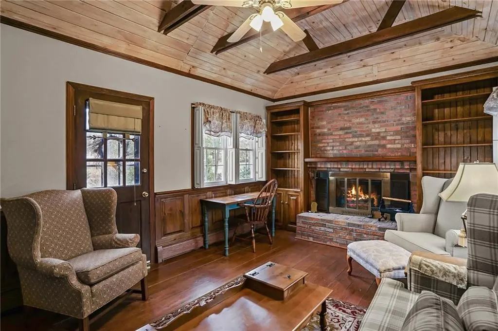 118 Hopkins Avenue Johnston RI 02919