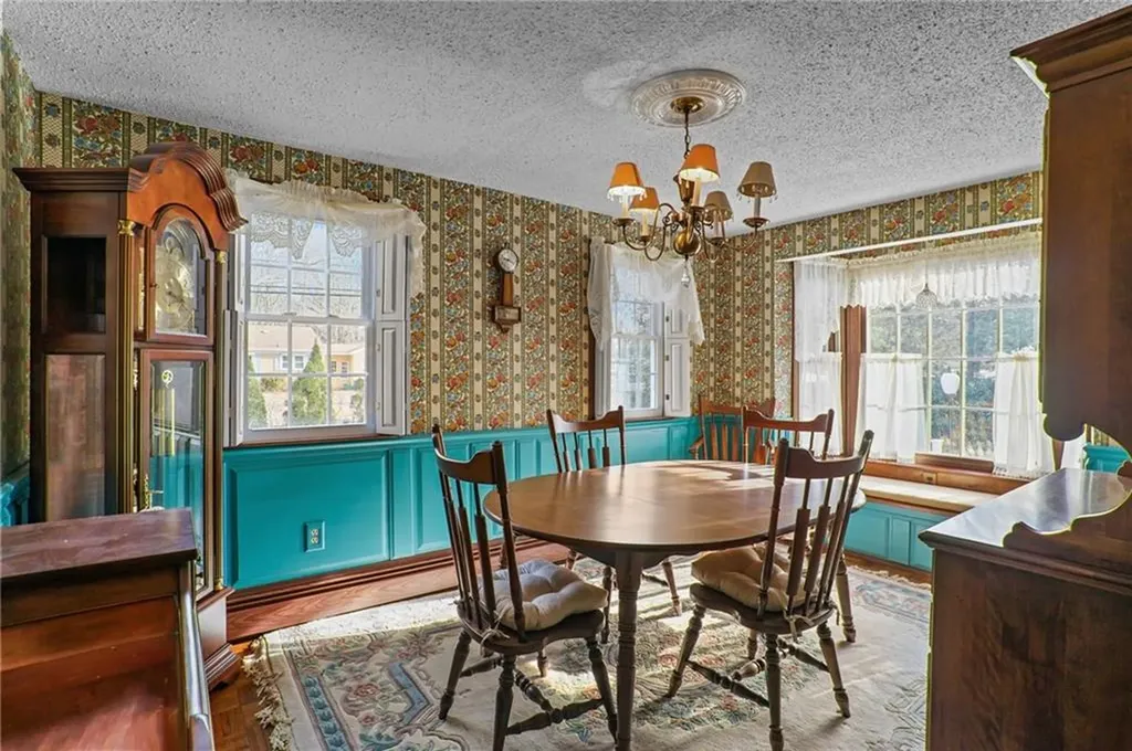 118 Hopkins Avenue Johnston RI 02919
