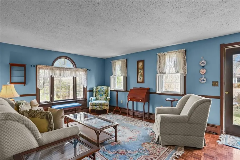 118 Hopkins Avenue Johnston RI 02919