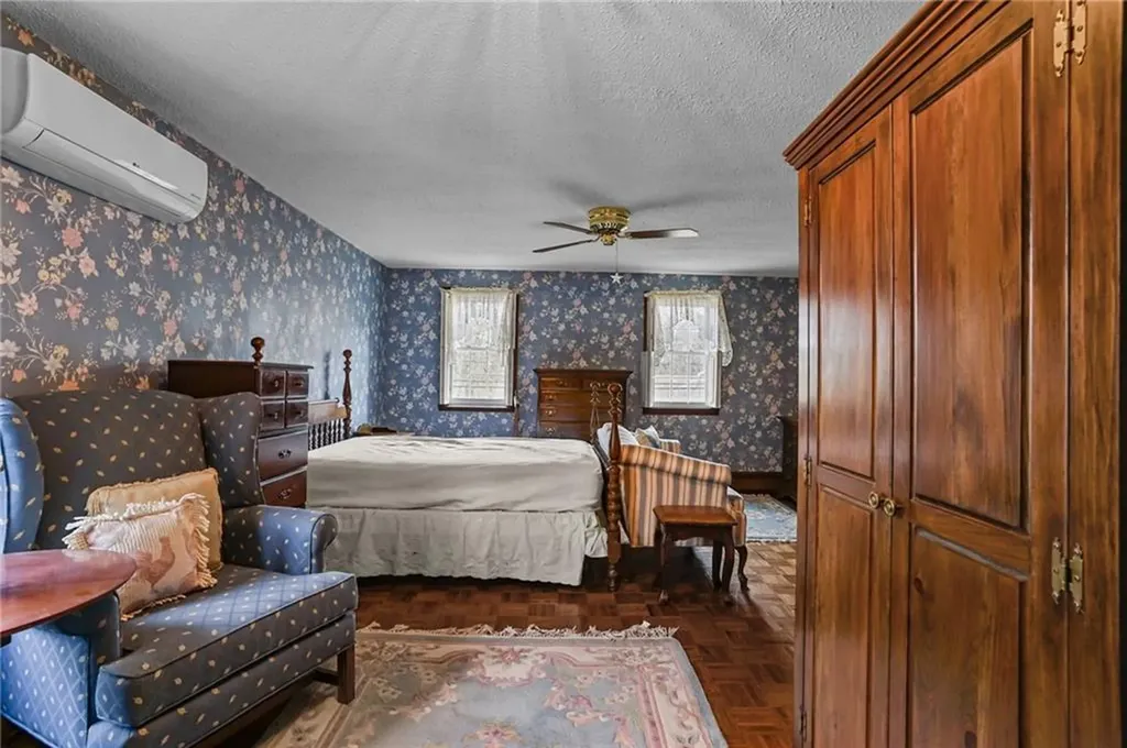 118 Hopkins Avenue Johnston RI 02919