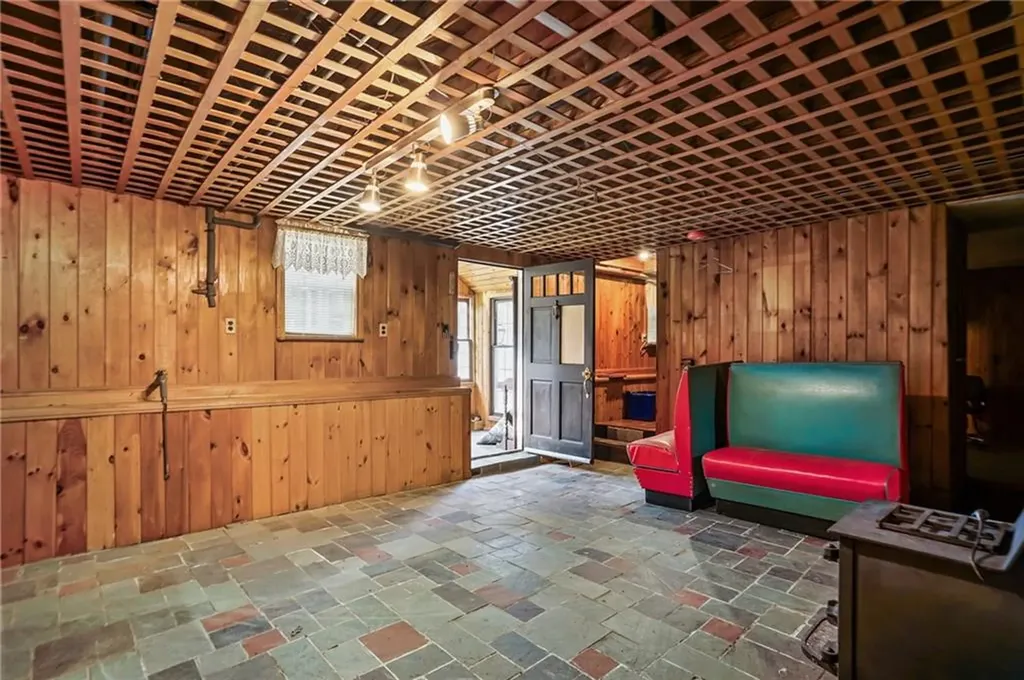 118 Hopkins Avenue Johnston RI 02919