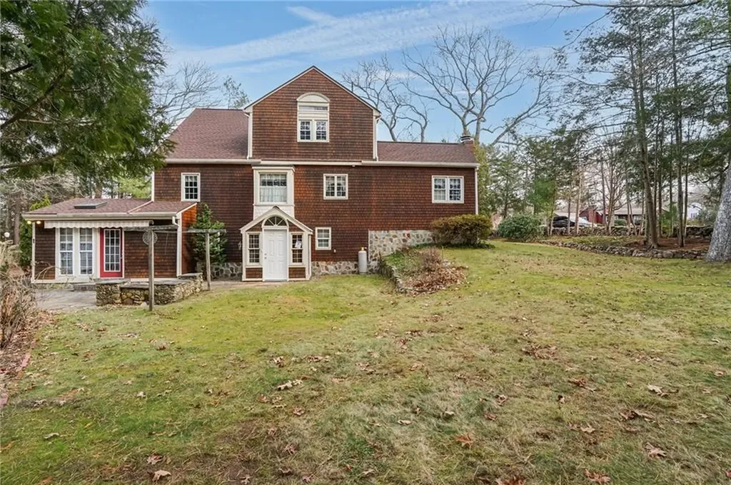 118 Hopkins Avenue Johnston RI 02919