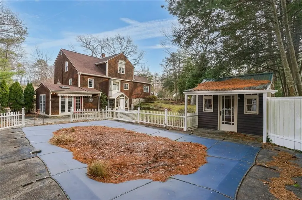 118 Hopkins Avenue Johnston RI 02919