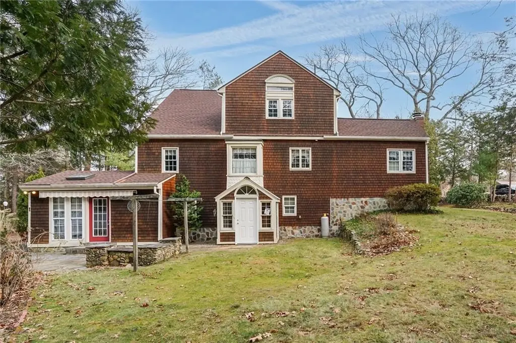 118 Hopkins Avenue Johnston RI 02919