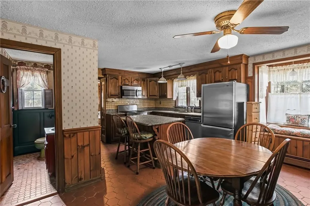 118 Hopkins Avenue Johnston RI 02919