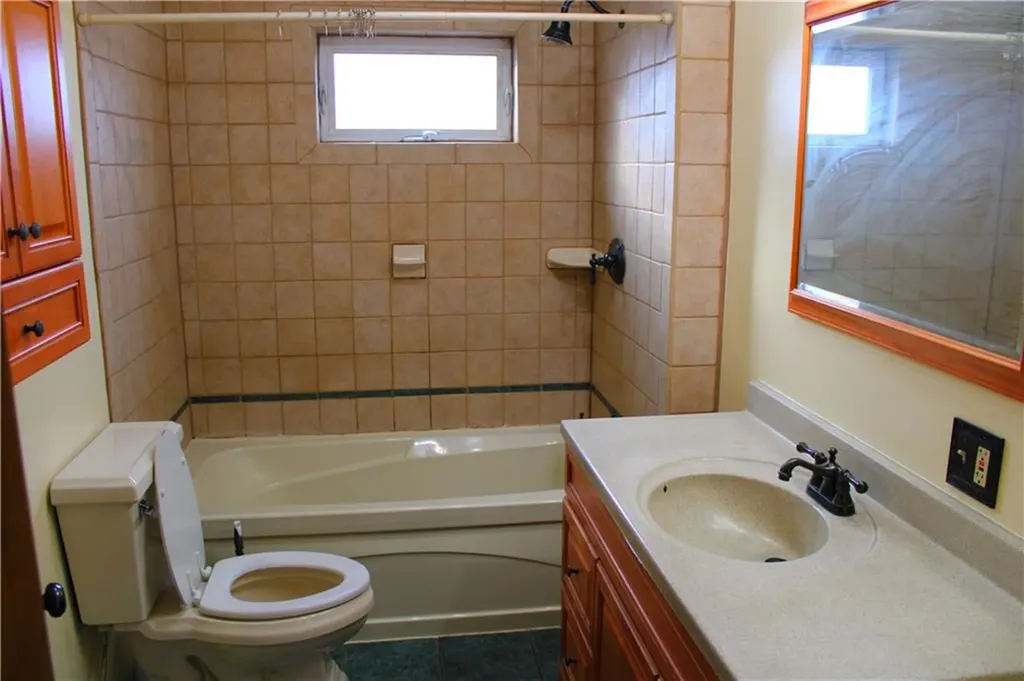 28 Elizabeth Street Pawtucket RI 02861